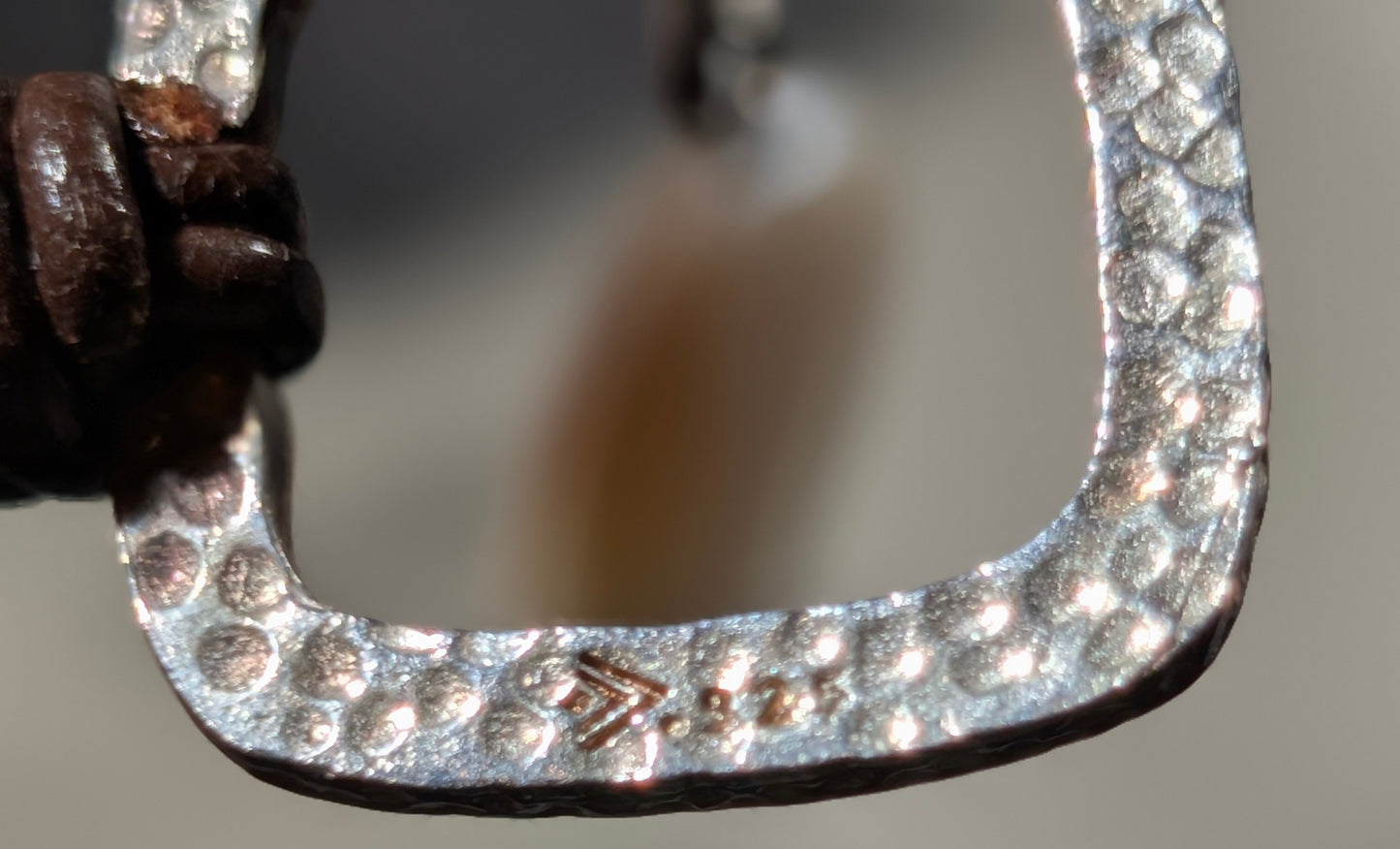 RETIRED COIN PEARL LEATHER