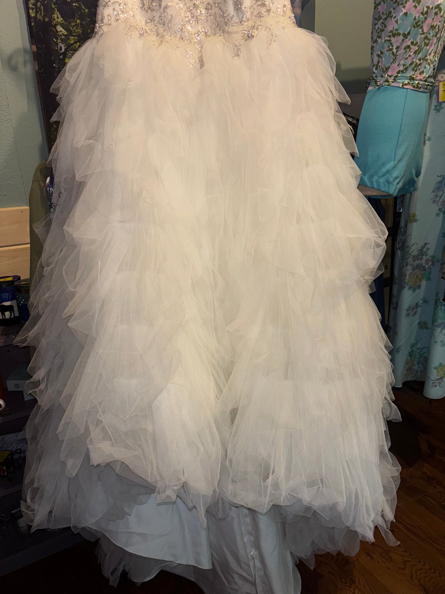 GORGEOUS NEVER WORN DAVIDS BRIDAL SZ 12