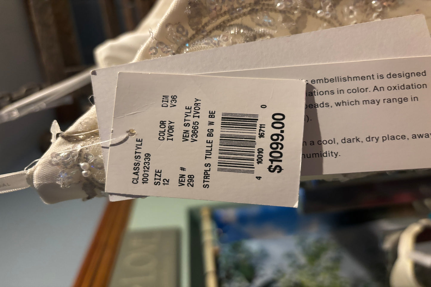 GORGEOUS NEVER WORN DAVIDS BRIDAL SZ 12
