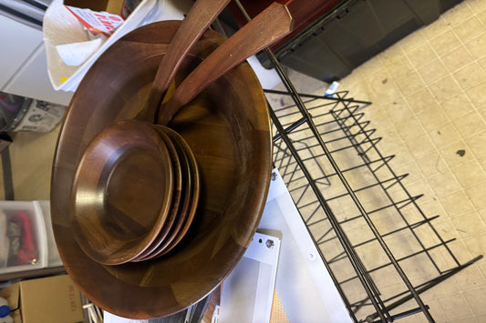 VINTAGE WALNUT SALAD SET W/UTENSILS