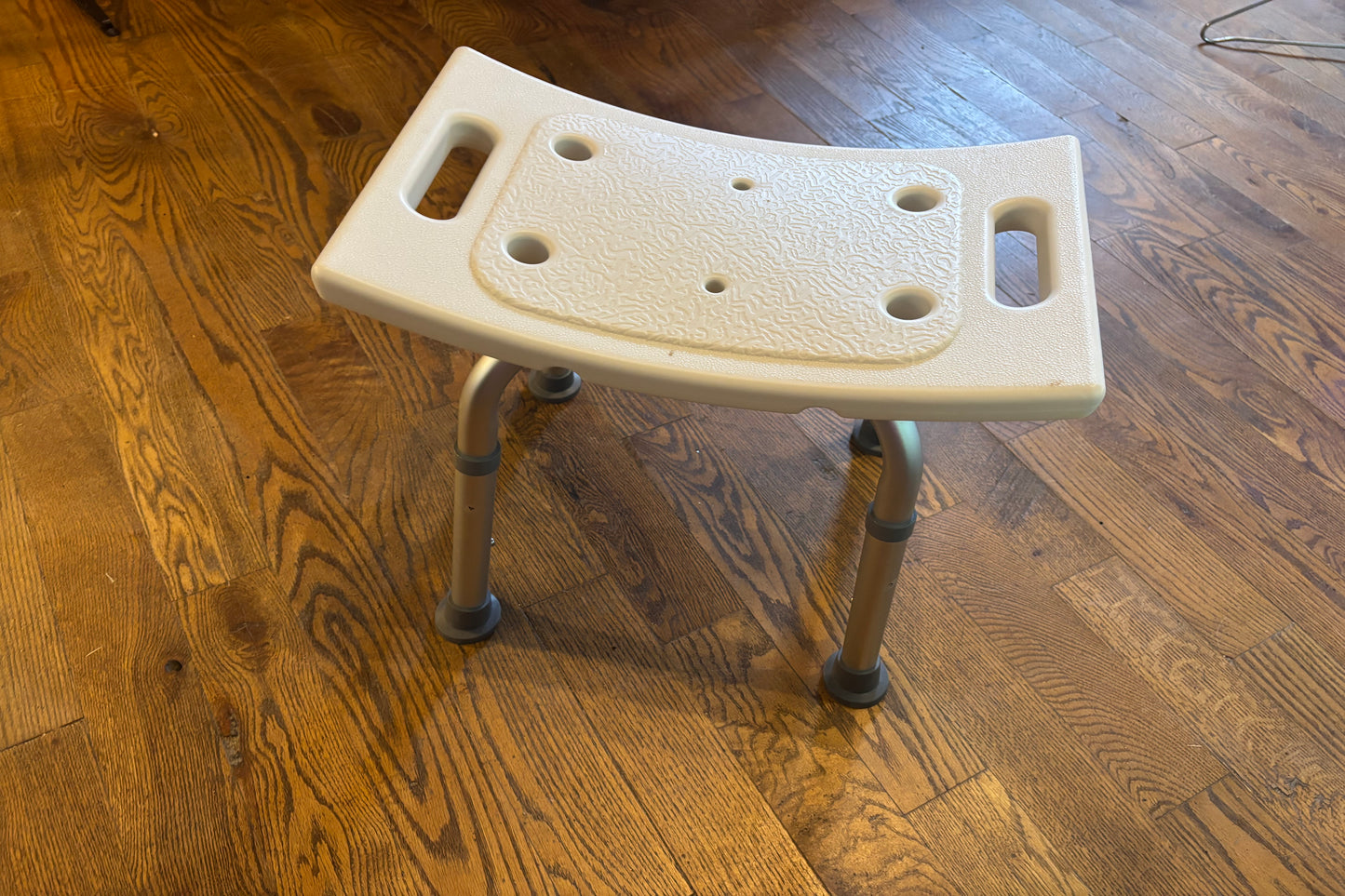 SMALL MEDICAL BATH ASSIST CHAIR