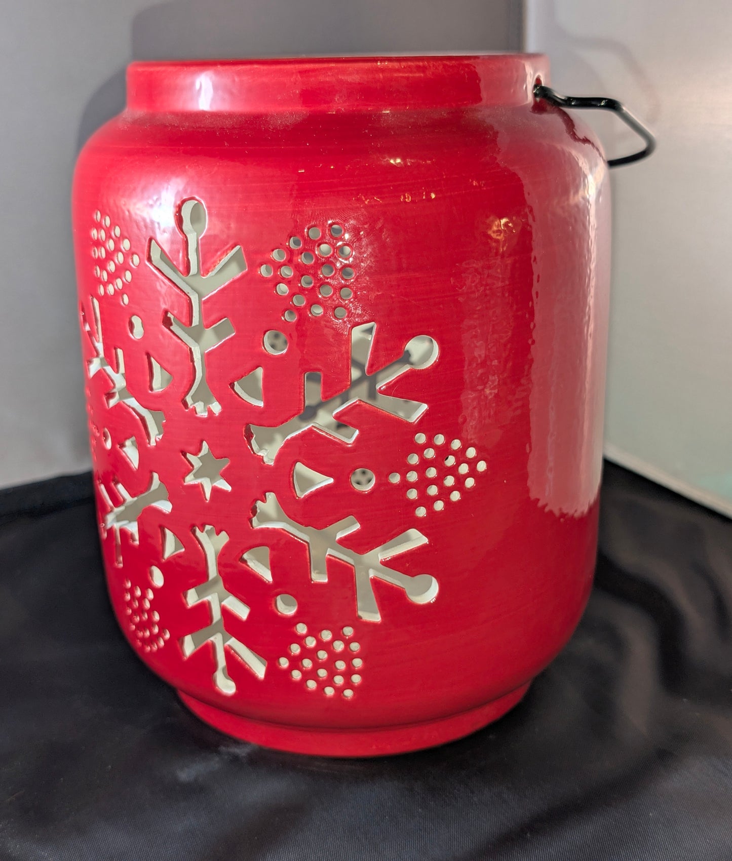 RED CERAMIC SNOWFLAKE LANTERN