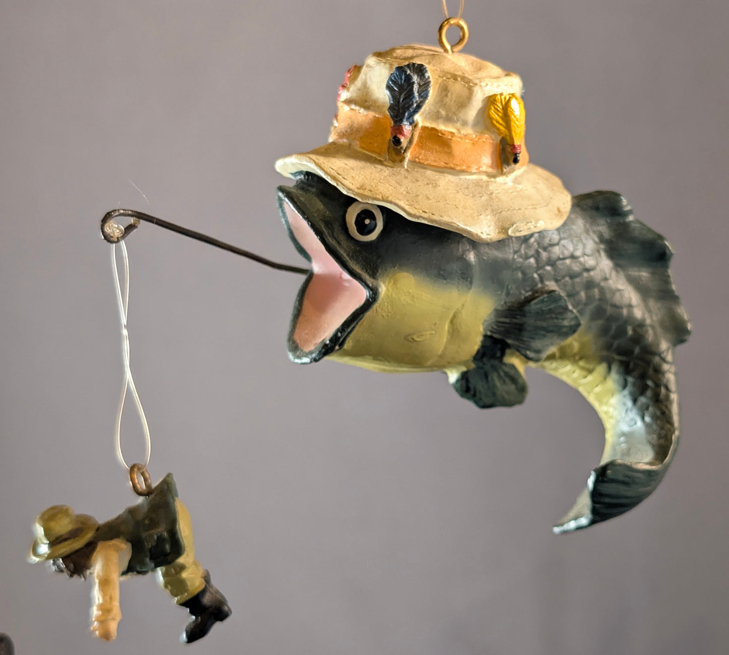 VTG 2004 HOOKED FISHERMAN ORNAMENT