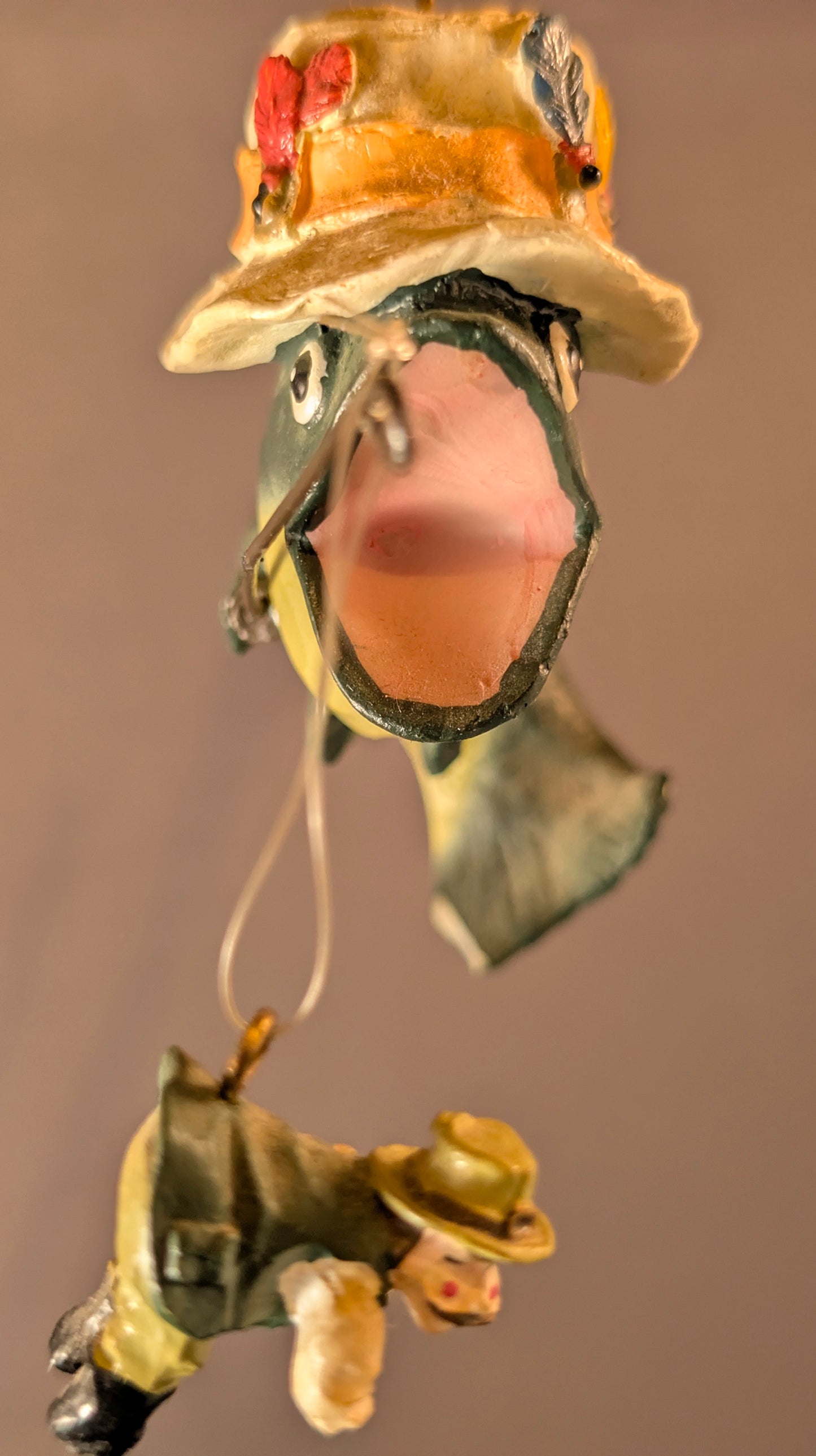 VTG 2004 HOOKED FISHERMAN ORNAMENT