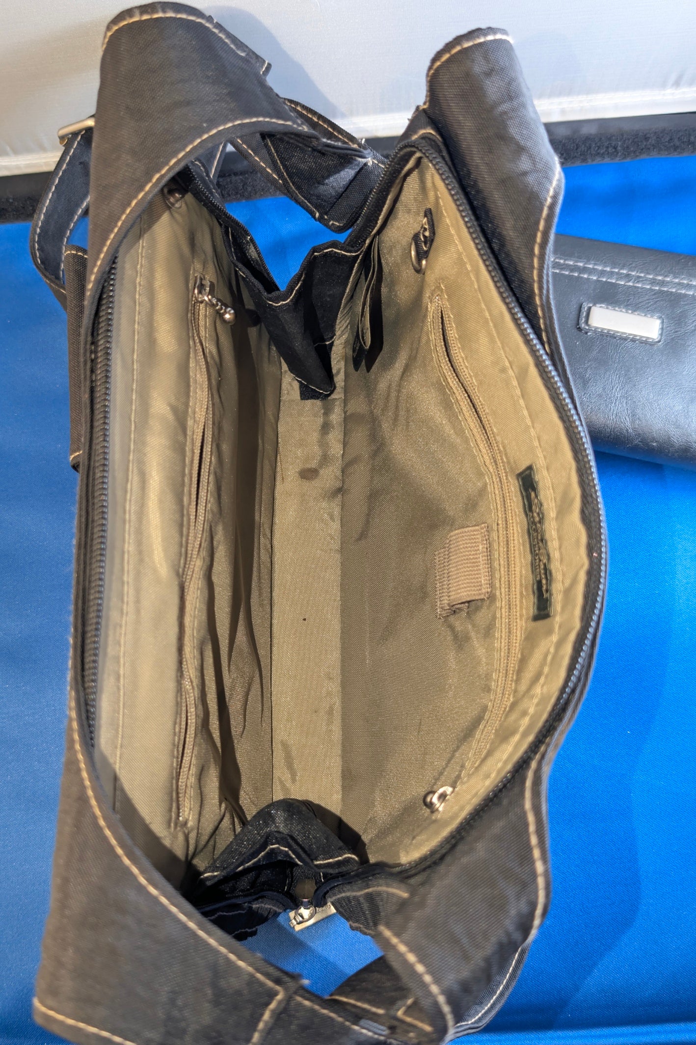 VTG Eddie Bauer Unisex Crossbody Bag