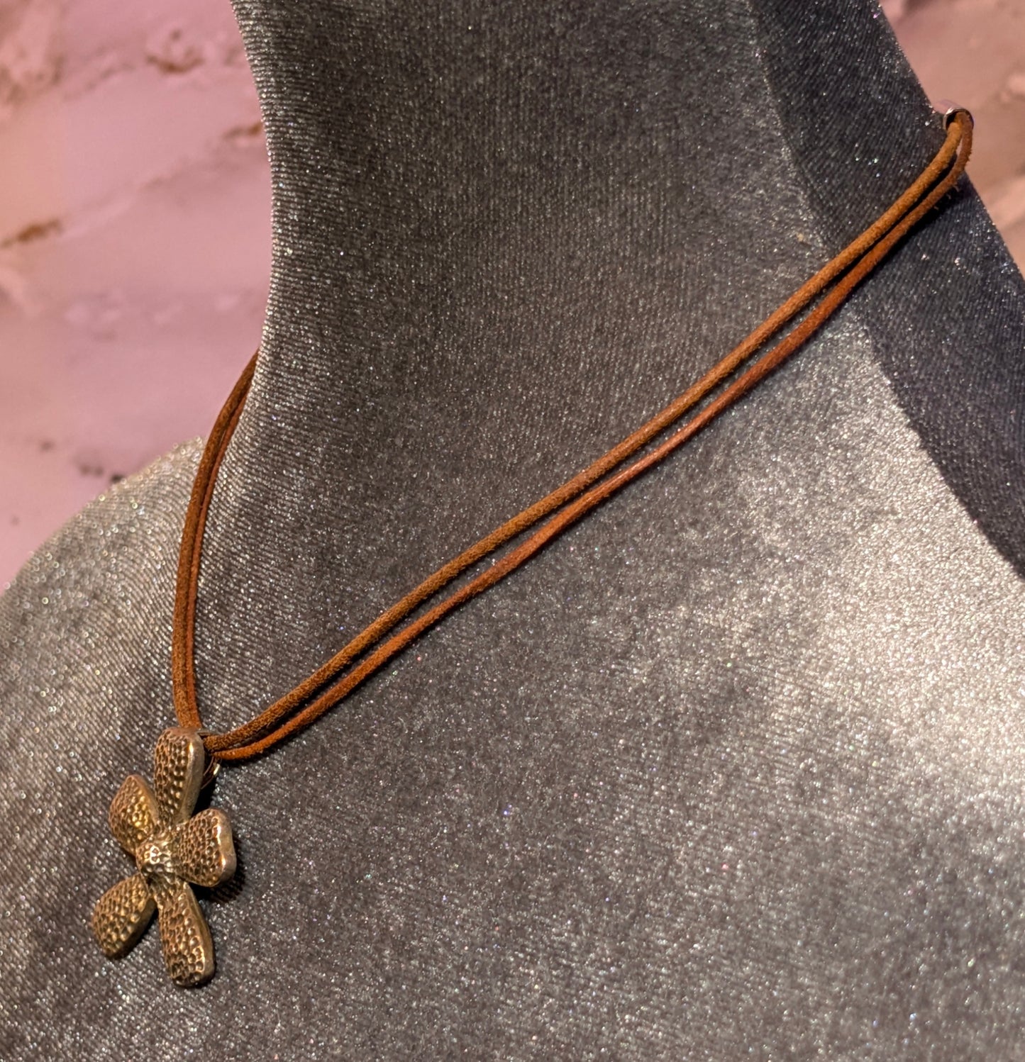 925 RET 5 PETAL HAMMERED FLOWER