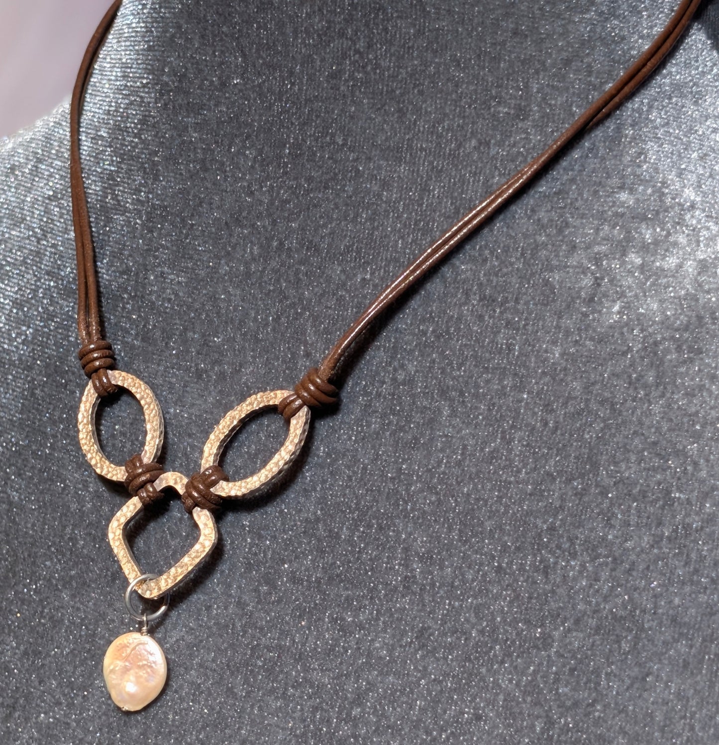 RETIRED COIN PEARL LEATHER