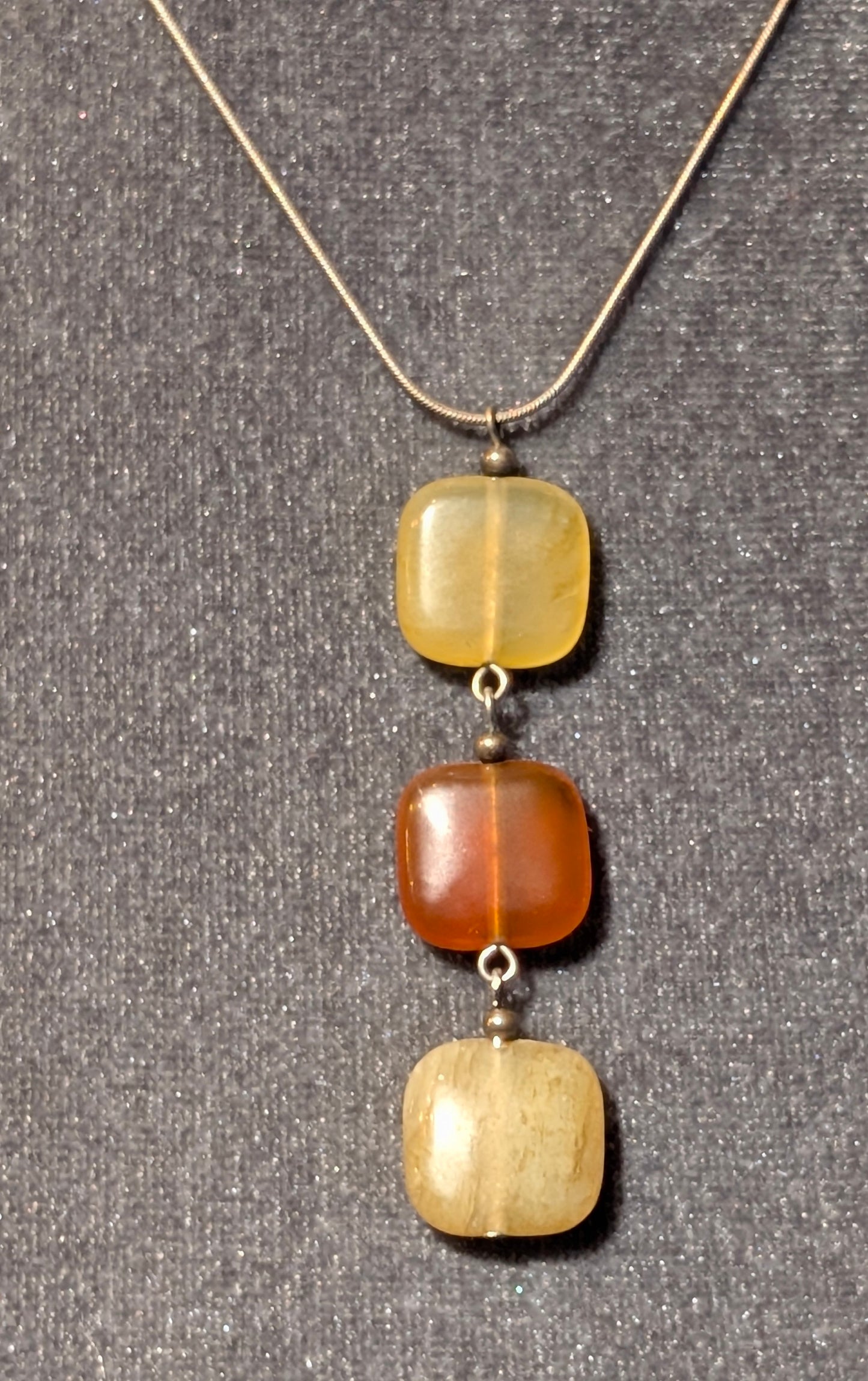 TRIPLE AGATE NECKLACE