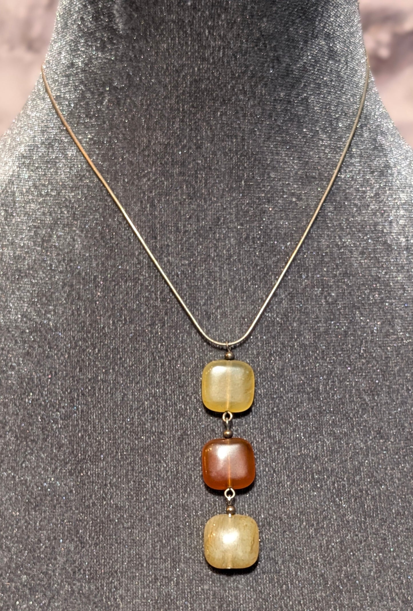 TRIPLE AGATE NECKLACE