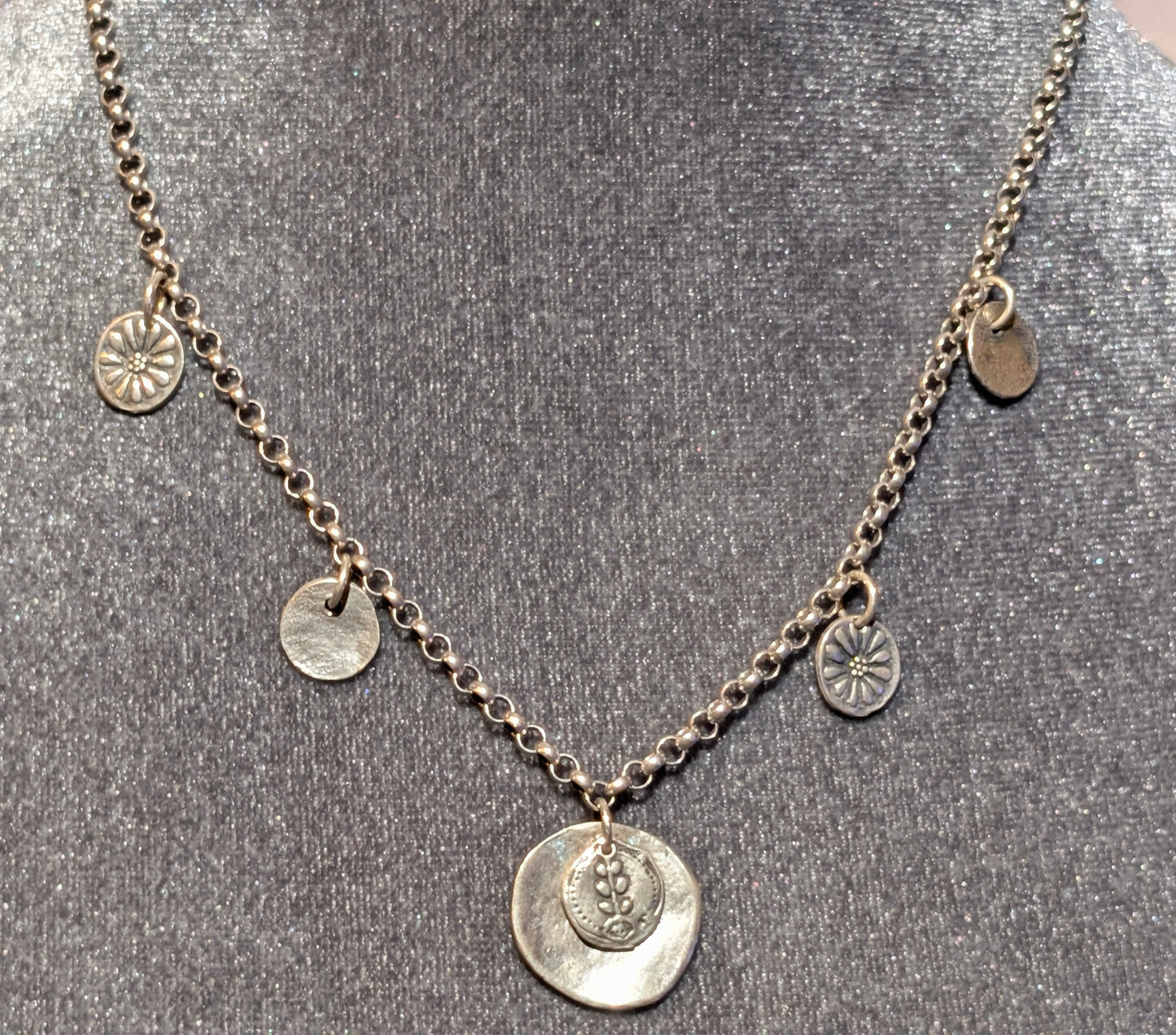 ROLO CHAIN FLORAL COIN