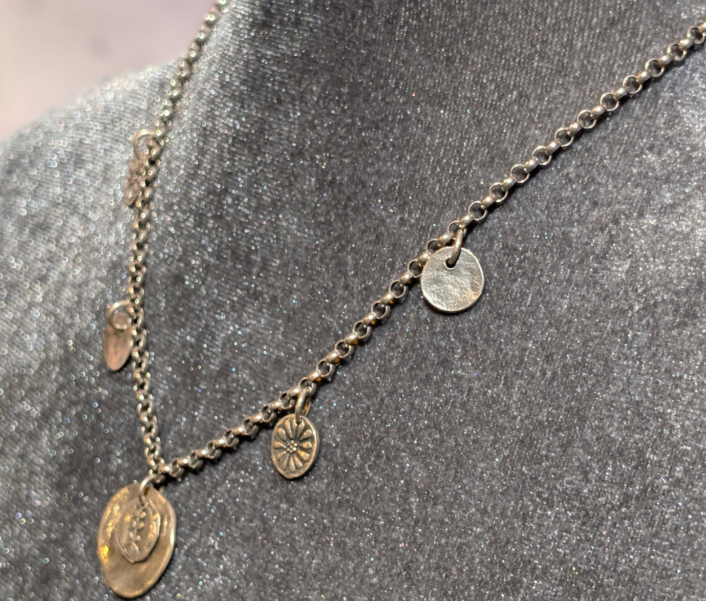 ROLO CHAIN FLORAL COIN