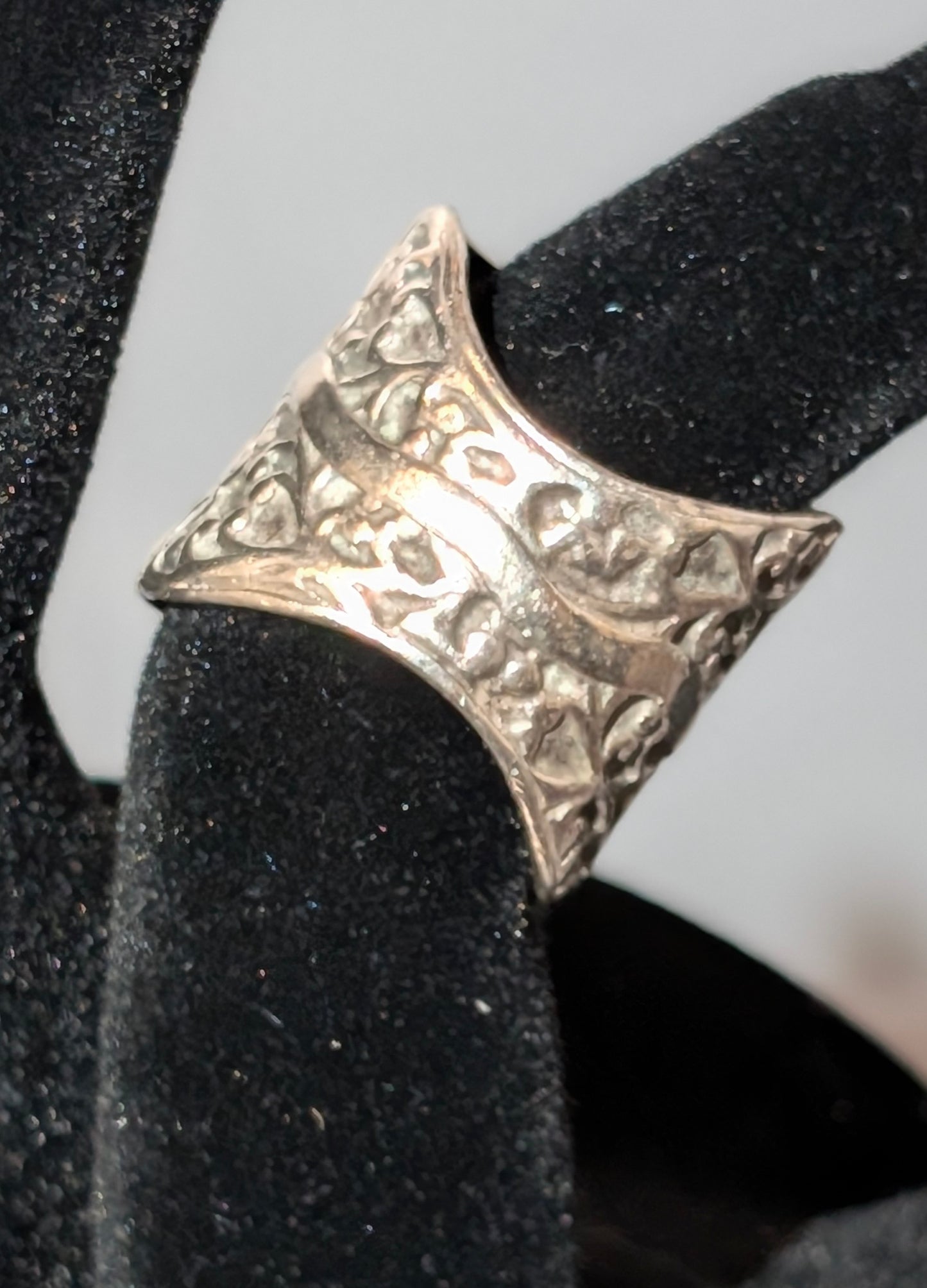 SILPADA RETIRED VINE RING