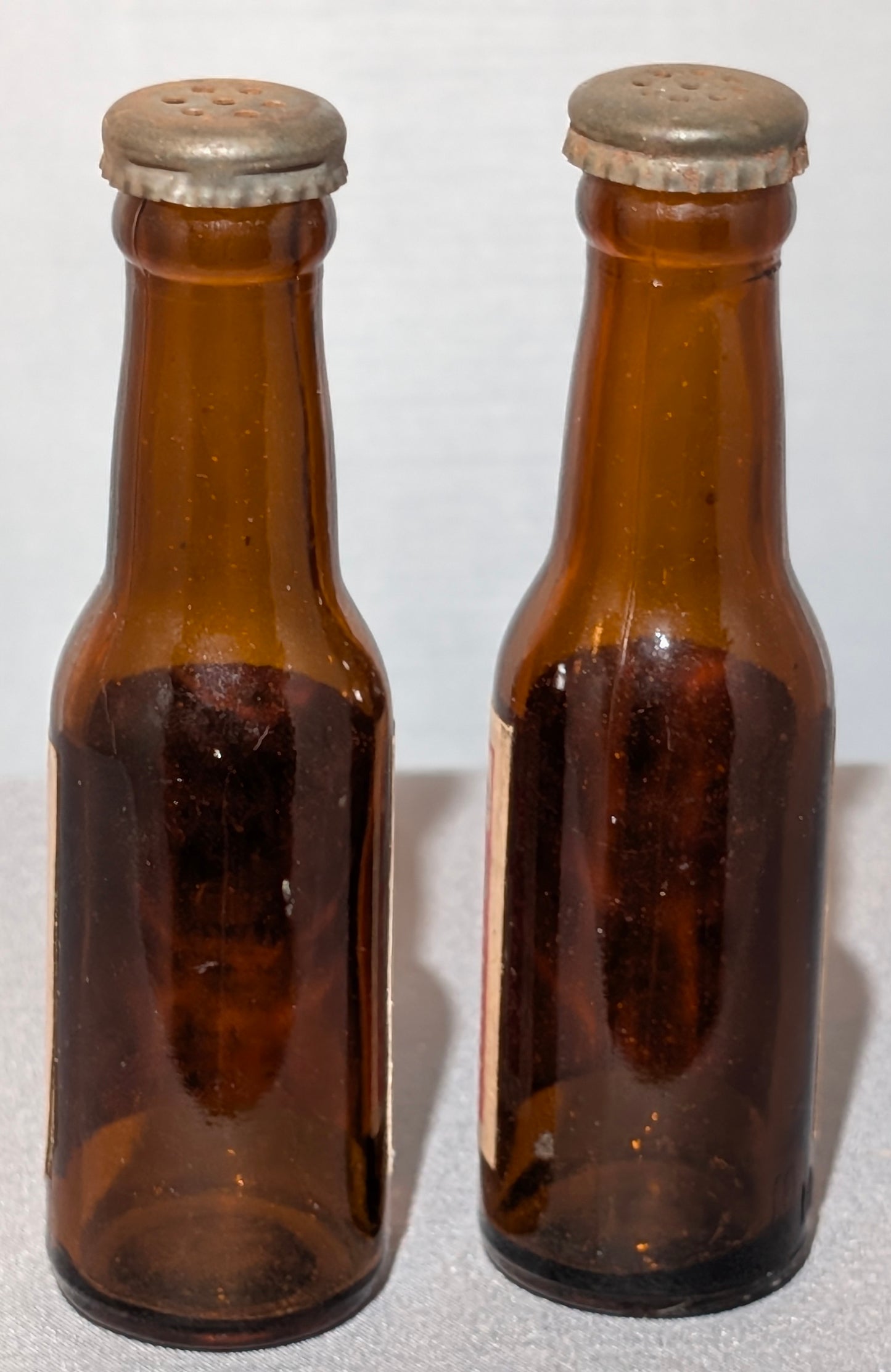 VTG BUDWEISER SALT & PEPPER SHAKER SET