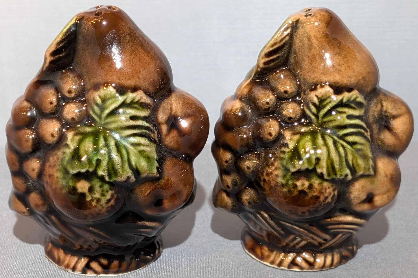VTG 1960 INARCO FRUIT BASKET S&P SHAKERS