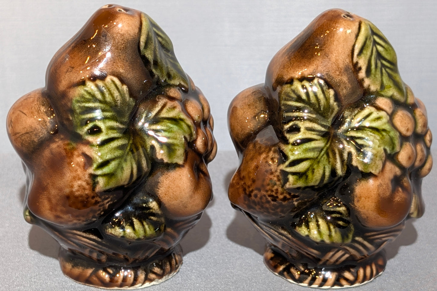 VTG 1960 INARCO FRUIT BASKET S&P SHAKERS