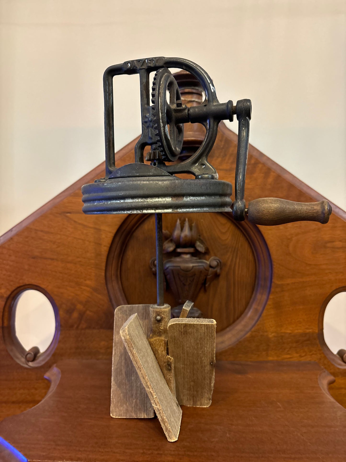 "DAZEY" BUTTER CHURN~ WORKS!!