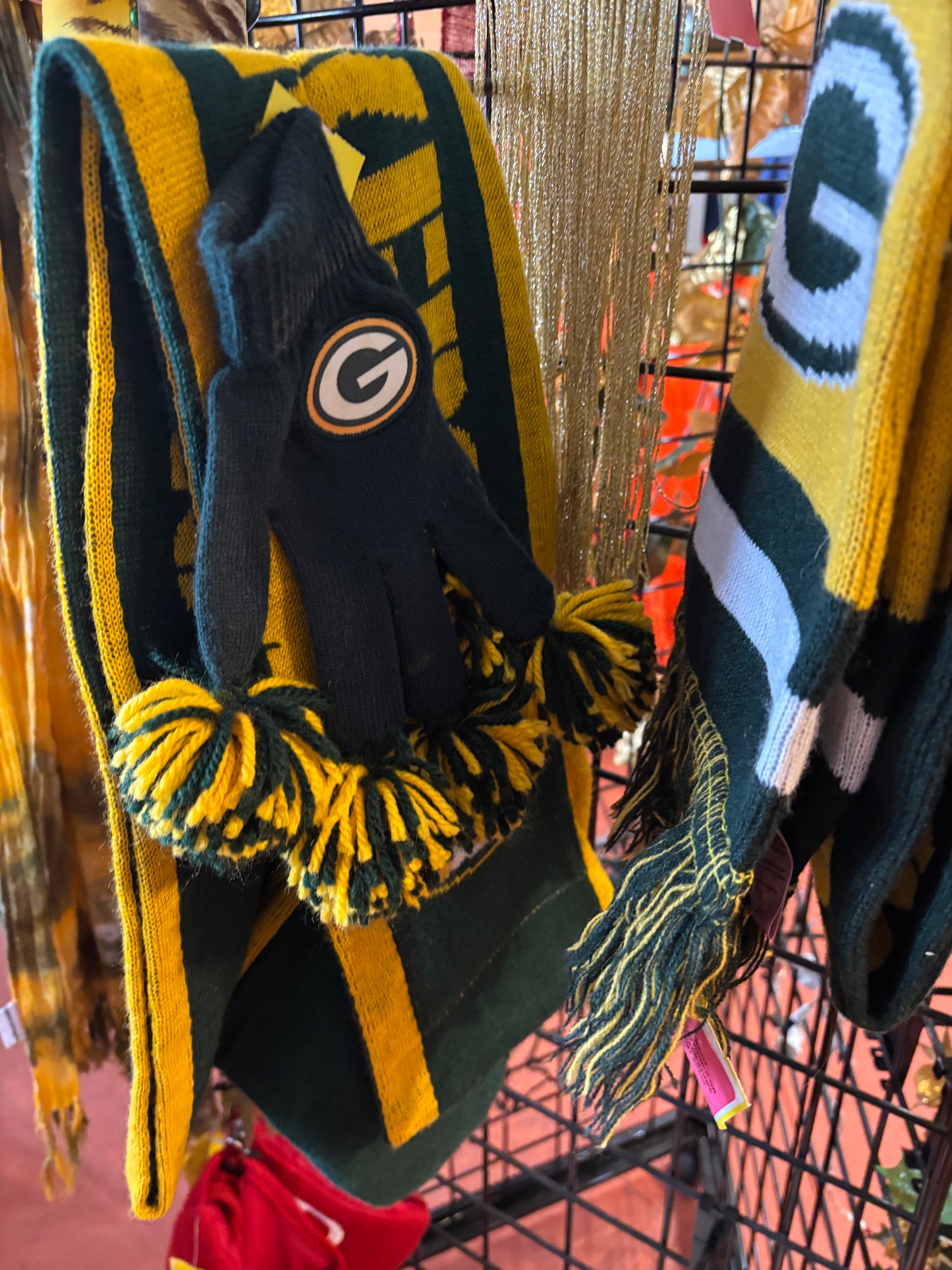PACKER POM POM GLOVES!  FUN!!