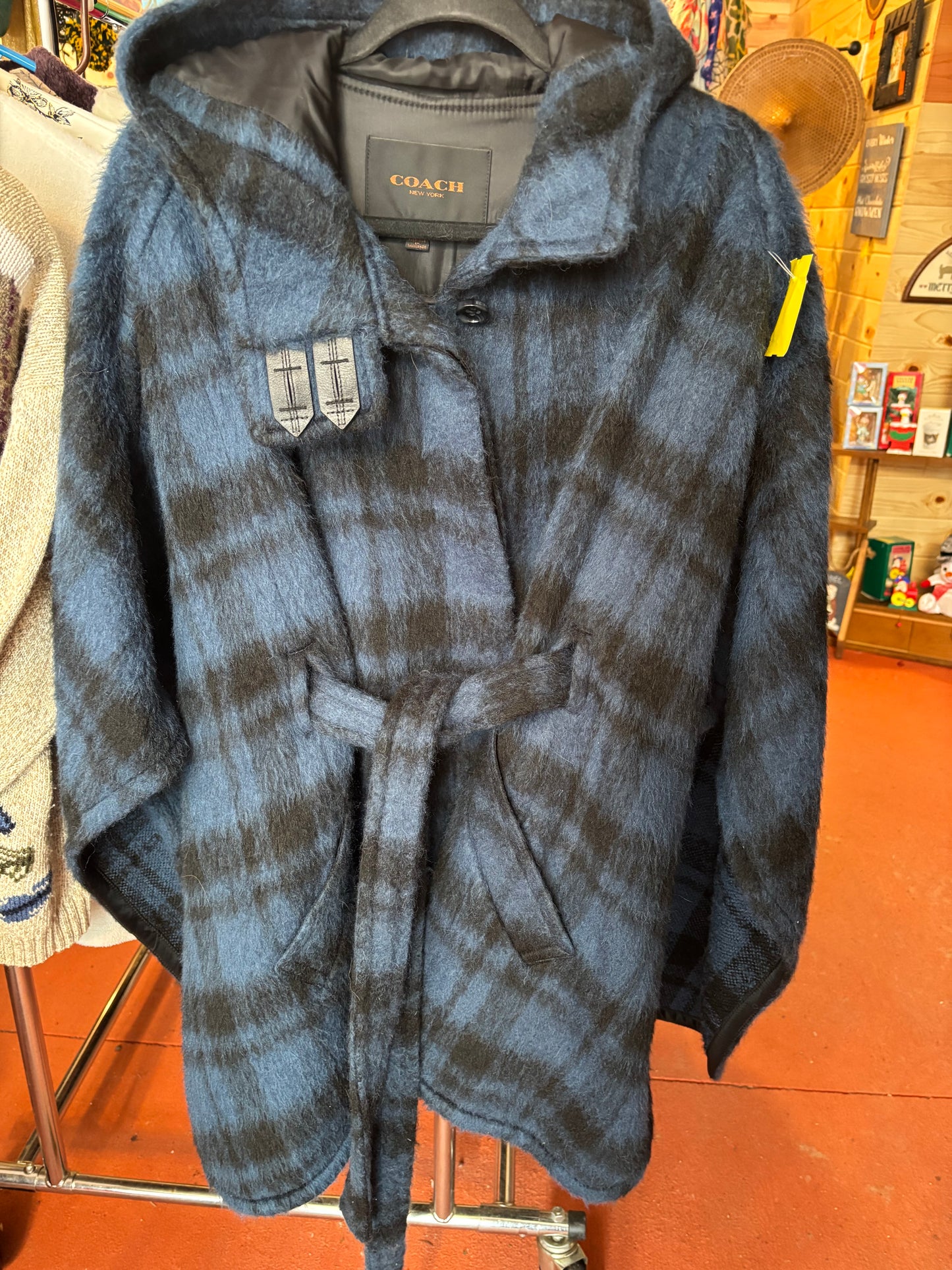 VTG COACH  WOOL/MOHAIR CAPE